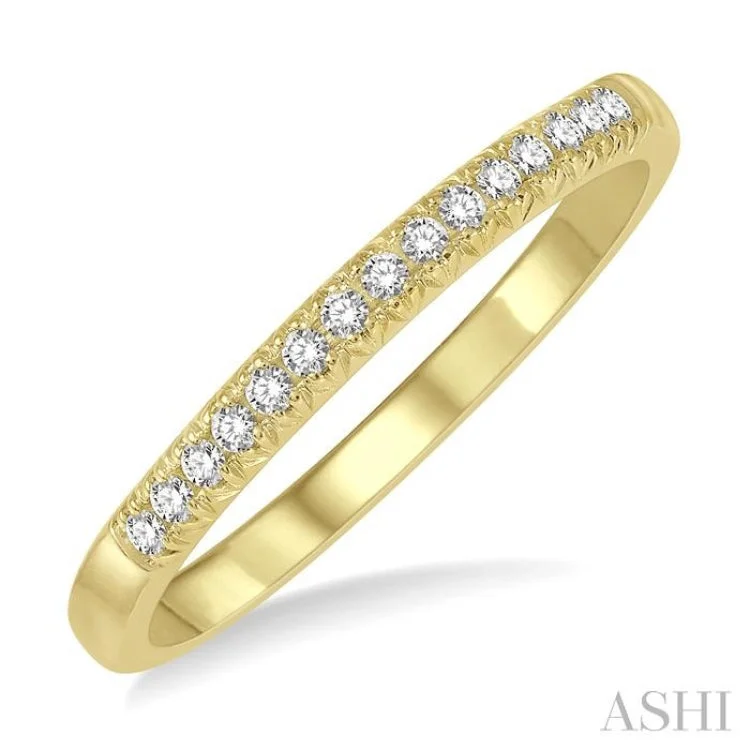 Classic Engagement Rings For Timeless Beauty-1/10 ctw 15Stones Round Cut Diamond Wedding Band in 14K Yellow Gold