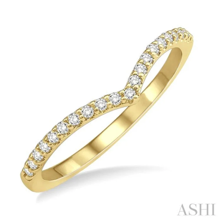 Luxury Gemstone Rings For Special Moments-1/6 Ctw Curve V-Drop Round Cut Diamond Ladies Ring in 14K Yellow Gold