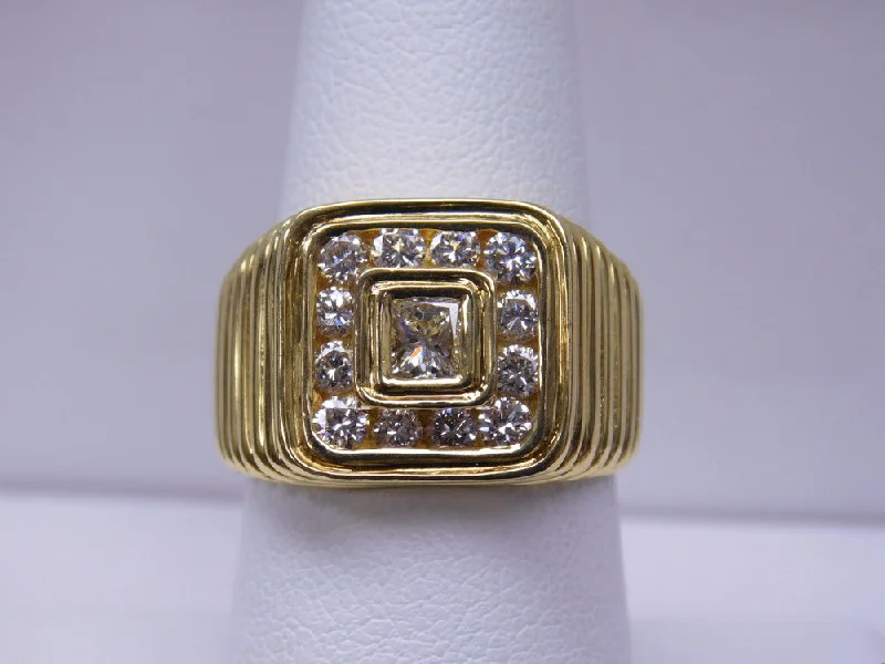 Classic Gold Wedding Rings For Bridesmaids-18K ESTATE GENTS DIAMOND RING