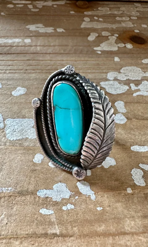 Personalized Custom Engagement Rings For Bridesmaids-TWISTED FEATHER Silver & Turquoise Ring • Size 7 1/4