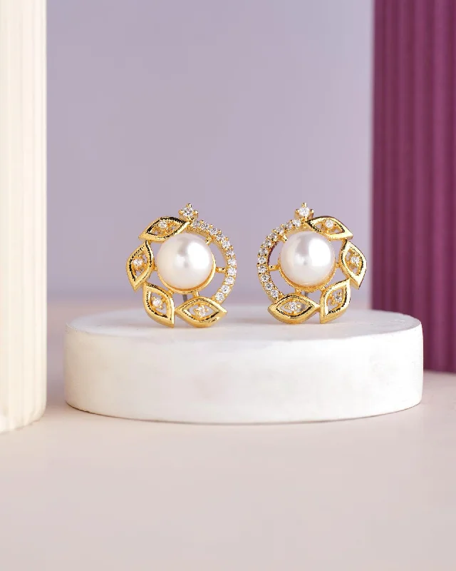 Chic Silver Hoop Earrings For Casual Wear-Delicate Stud Pearl Earring