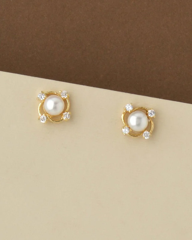 Elegant Earrings With Swarovski Crystals-Pretty Pearl Stud Earring