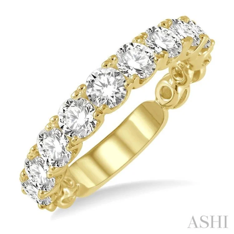 Elegant Wedding Bands For Timeless Style-2 ctw Lattice Round Cut Diamond Wedding Band in 14K Yellow Gold