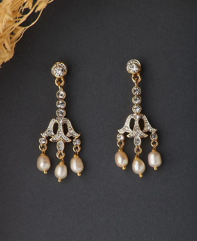 Custom Earrings For Anniversary Celebration-Fashionable Pearl Hanging Earring