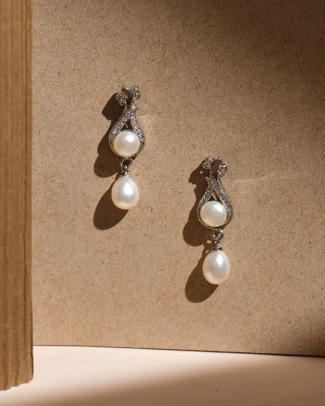 Chic Crystal Earrings For Evening Parties-Delicate Snowflake Drop Pearl Earrings