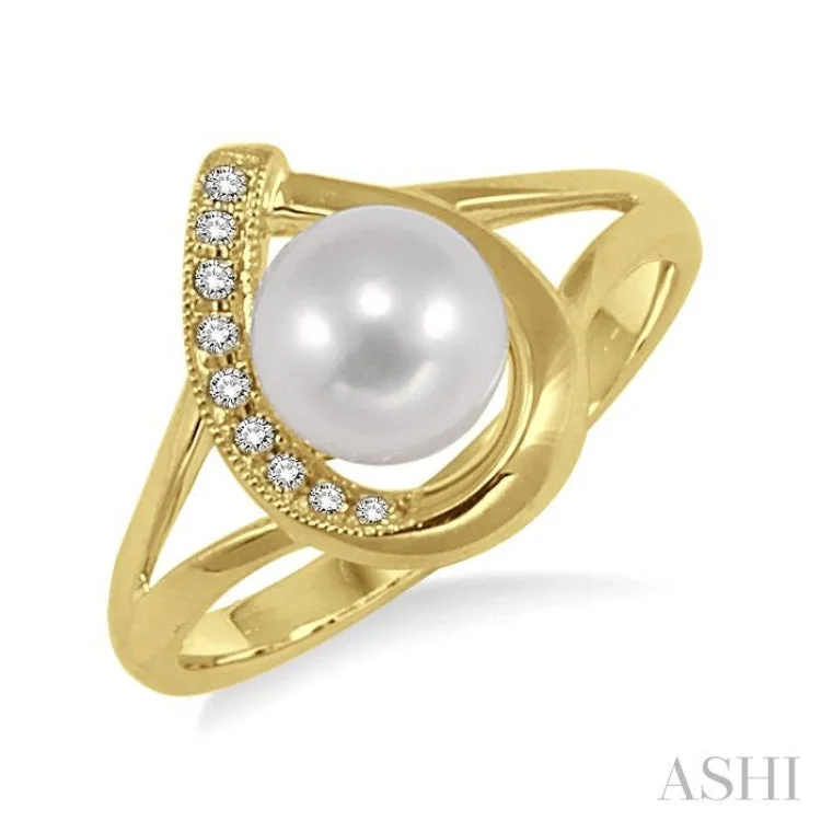 Classic Diamond Rings For Engagement Gifts-6.5MM Cultured Pearl and 1/20 ctw Round Cut Diamond Ring in 10K Yellow Gold