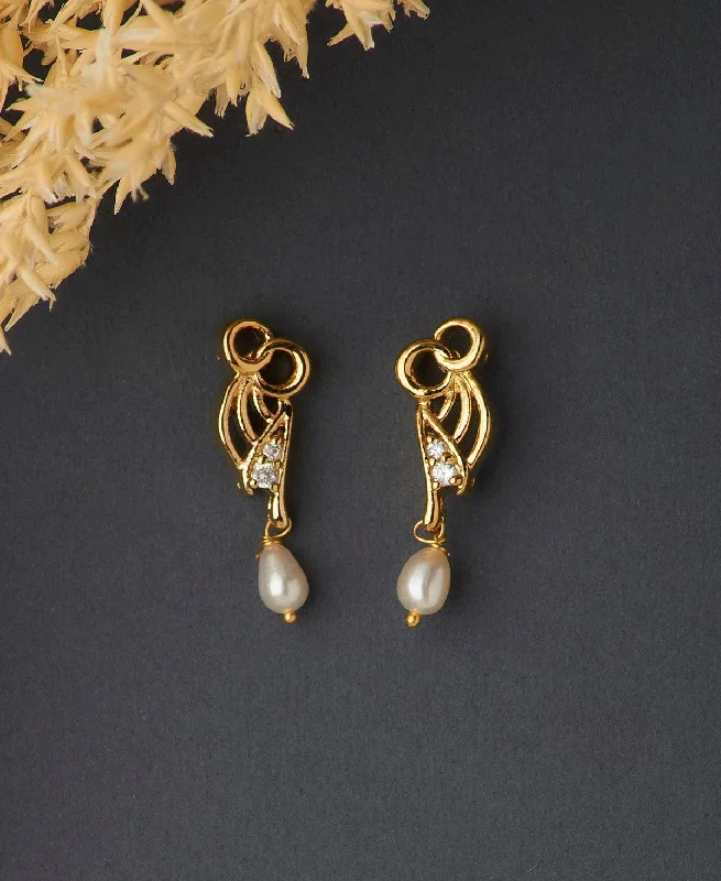 Unique Dangle Earrings For Special Occasions-Beautiful Stone Studded Pearl Earring