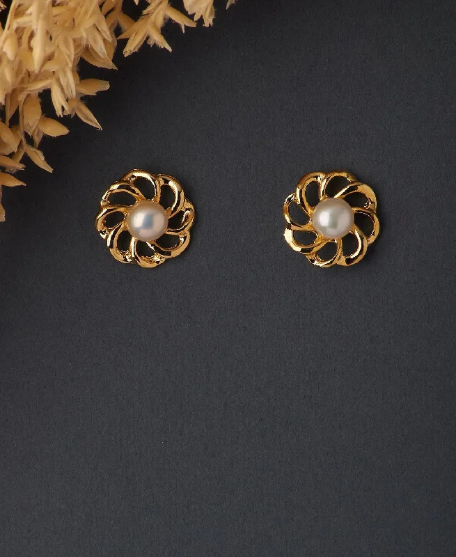 Crystal Stud Earrings For Elegant Look-Floral Pearl Stud Earring