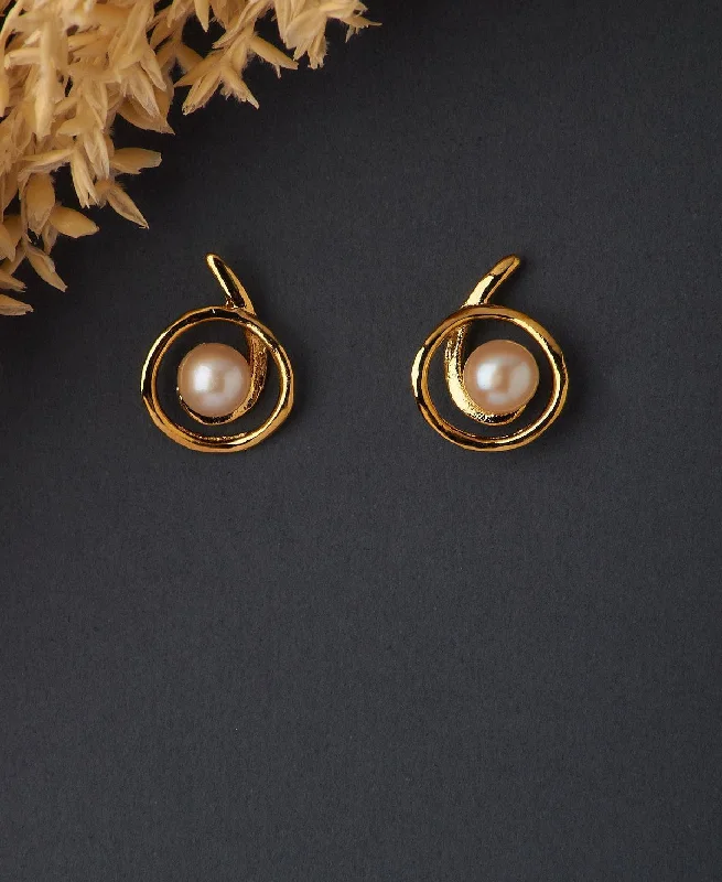 Minimalist Gold Earrings For Daily Wear-Fashionable Pearl Stud Earring