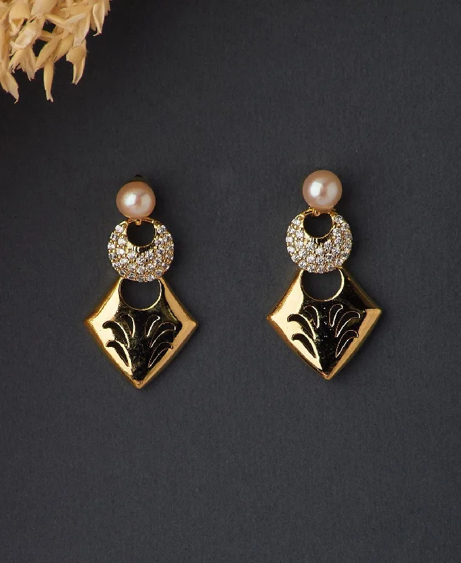 Custom Earrings With Charms For Custom Style-Fancy Hanging Pearl Earring