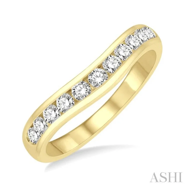 Classic Men’s Wedding Rings For Special Moments-1/2 Ctw Round Cut Diamond Inlay Wedding Band in 14K Yellow Gold