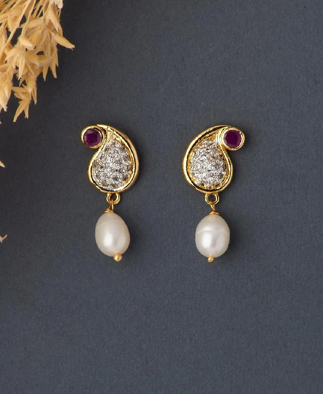 Stylish Tassel Earrings For Fashion Lovers-Delicate Stone Studded Pearl Hanging Earring