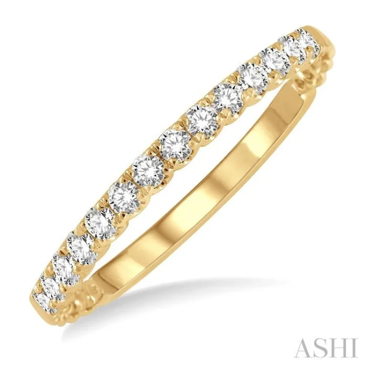 Luxury Engagement Rings For Modern Brides-1/4 ctw Lattice Round Cut Diamond Wedding Band in 14K Yellow Gold