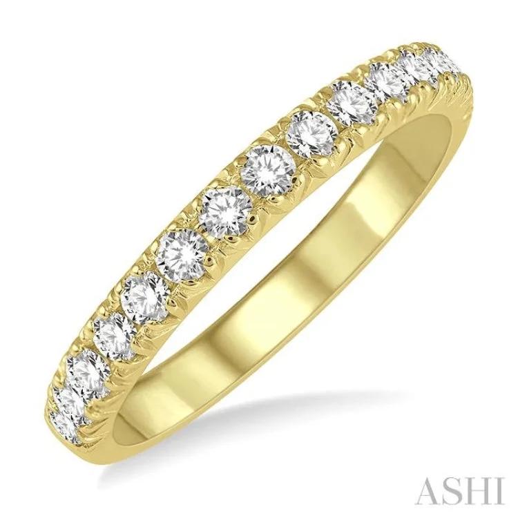 Elegant Engagement Rings For Sophisticated Brides-1/2 ctw 15Stones Round Cut Diamond Wedding Band in 14K Yellow Gold