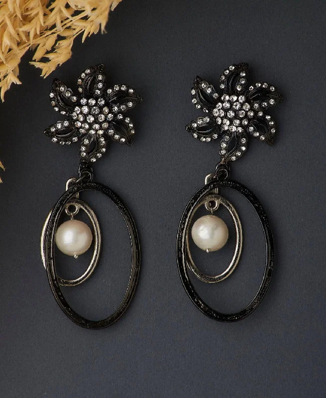 Elegant Hoop Earrings For Brides-Fashionable Pearl Hanging Earrings