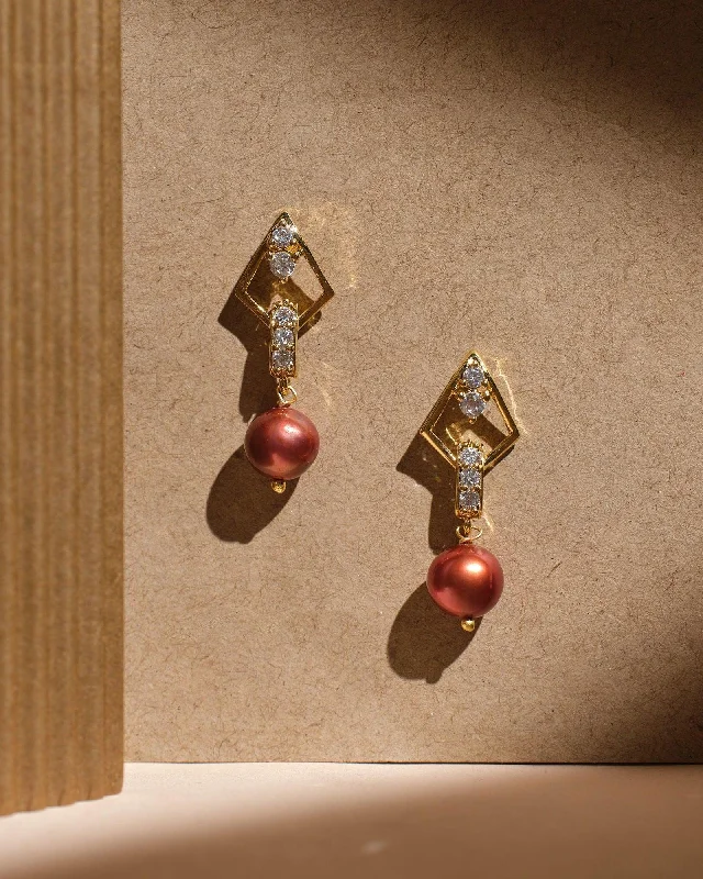 Luxury Drop Earrings With Gemstones-Cascading Chic Pearl Drop Earring