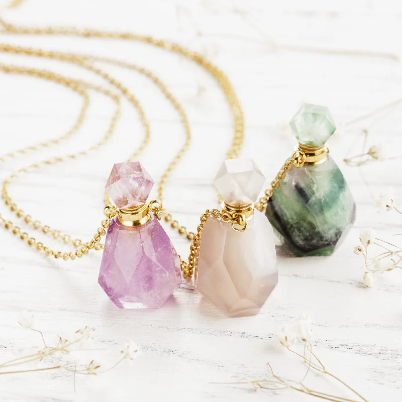 Custom Gemstone Pendant Necklace For Fashion-Crystal Perfume Necklace